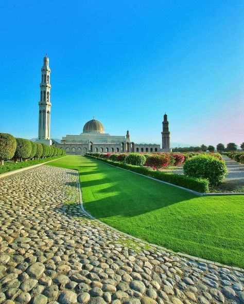 Oman Mosque, Muscat City, Architectural Aesthetic, Sultan Qaboos Grand Mosque, Beautiful Mosque, Galleria Mall, Sultan Qaboos, Muscat Oman, Natural Skin Care Remedies