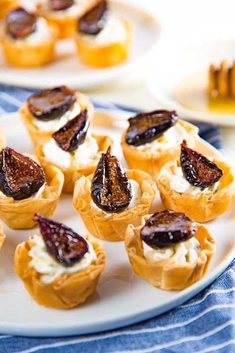 Goat Cheese and Roasted Fig Tartlet - Sweet, savory, creamy and crunchy all in one bite. These appetizers can be made a few days ahead of time, and the recipe is also very adaptable. #HolidayAppetizers #PhylloCupAppetizers #FigTartlet #FigRecipes Hor Dourves Recipes, Fig And Cheese, Fig Jam Recipe, Fig Tart, Roasted Figs, Goat Cheese Tart, Fig Recipes, Goats Cheese, Fig Jam