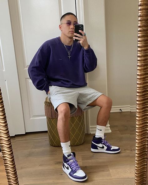 Purple Outfits Men, Mens Streetwear Aesthetic, Jordan 1 Outfit, Purple Streetwear, Techwear Fashion, Pants Outfit Men, Streetwear Inspo, Vintage Man, Mens Trendy Outfits