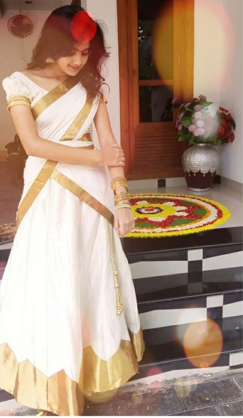 Dawani Designs, Kerala Half Saree Designs, Half Saree Designs Simple, Outfits Ideas For School, Onam Outfits Ideas, Onam Dress, Kerala Engagement Dress, Long Skirt Top Designs, Onam Outfits