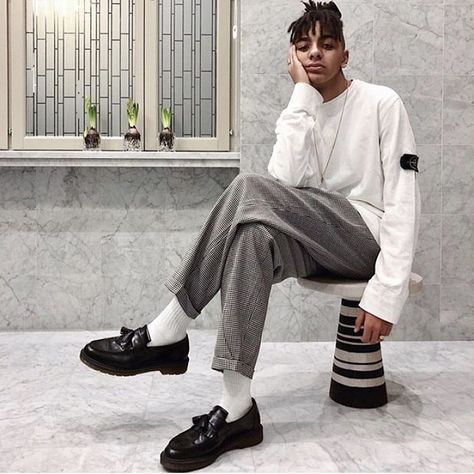 Sunday mood #classystreetwear Jorts Mens Outfits, Dr Martens Men Outfit, Loafers Men Outfit, Dr Martens Men, Dr Martens Outfit, Highsnobiety Fashion, Classy Streetwear, Loafers Outfit, Aesthetic Outfits Men