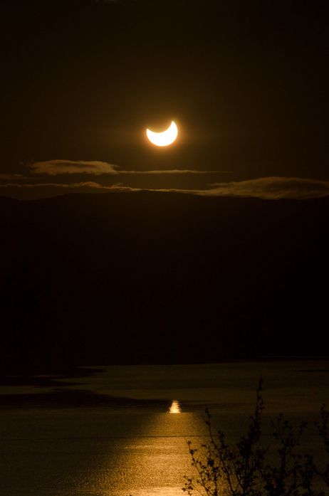 Moon View, Partial Solar Eclipse, Tromsø Norway, Norwegian Heritage, Eclipse Solar, Awesome Artwork, Moon Photography, Moon Rise, Tromso