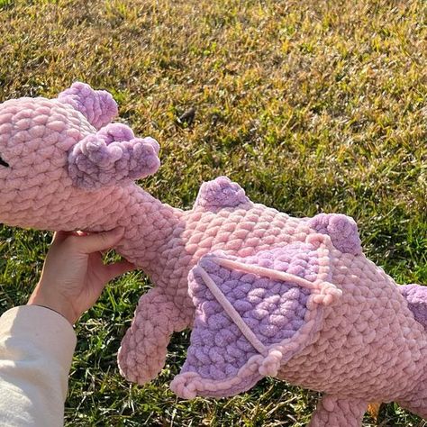 Genna Tatu on Instagram: "Another dragon completed! 🐉 Made this cutie for a very special friend of mine 💕 I saw a lot of you requested I make a neon dragon next so stay tuned!! Pattern: @lysenkocrochet Yarn: @premieryarns parfait xl Hook: 9mm #Handmade #amigurumi #yarnlove #crochet #cute #diy #handmadeplushies #crocheting #crochetdoll #amigurumidoll #kawaii #smallbusiness #strawberrycow #yarn #amigurumiaddict #plushies #squishmallows #chunkyyarn #amigurumilove #plushiesforsale #crochetpattern #amigurumitoy #crochetaddict #instacrochet #crochetlover #amigurumicrochet #michaelsyarn #plushiesofinstagram #reels #dragon" Jumbo Yarn Amigurumi, Crochet By Genna, Plushies Squishmallows, Neon Dragon, Crochet Dinosaurs, Crochet Dragon Pattern, Crochet Market, Jumbo Yarn, Crochet Plushies