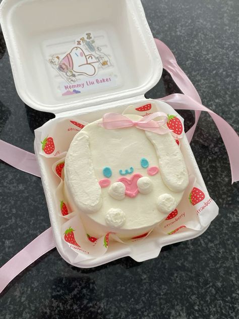 Cinnamoroll Bento Cake, Coquette Bento Cake, Coquette Cinnamoroll, Bento Cake Design Ideas, Cinnamoroll Birthday Cake, Cinamoroll Cake, Cinnamoroll Party, Cinnamoroll Cake, Cinnamoroll Birthday