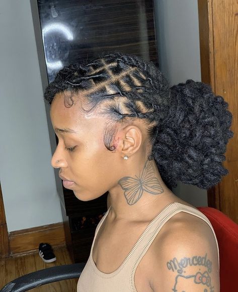 Dreadlocks Hair Care, Loc Ideas, Lock Styles, Loc Nation, Natural Locs, Dread Styles, Loc Hairstyles, Books Open, Beautiful Dreadlocks