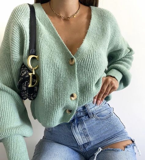 Mint Cardigan Outfit, Mint Green Sweater Outfit, Short Cardigan Outfit, Green Sweater Outfit, Mint Green Outfits, Sweater Cardigan Outfit, Mint Outfit, Mint Cardigan, Style Vert