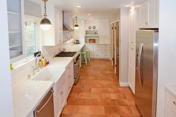 Terricata Kitchen Floor, Terracotta Color Floor Tiles, Orange Floor Kitchen, Terracotta Flooring Kitchen, White Kitchen Terracotta Floor, Terracota Floors Kitchen, Terra Cotta Floors Living Room, White And Terracotta Kitchen, Kitchen Orange Floor