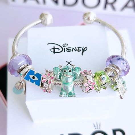 Disney Pandora, Pandora Bracelet Charms Ideas, Pandora Bracelet Designs, Pandora Collection, Pandora Disney, Disney 100, Obx Dr, Jewelry Accessories Ideas, Pandora Bracelet Charms