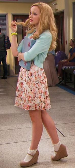 Liv Rooney Outfits, Liv Rooney Outfits Season 4, Disney Channel Outfits, Liv And Maddie Inspired Outfits, Liv And Maddie Aesthetic, Liv And Maddie Outfits, Liv And Maddie Aesthetic Wallpaper, Liv Outfits From Liv And Maddie, Liv Rooney