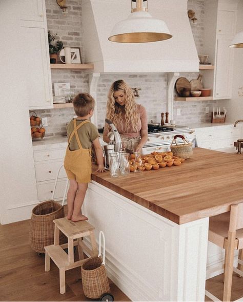 Amber Fillerup Clark, Amber Fillerup, Fresh Kitchen, Brick Backsplash, Fixer Upper Style, Bathroom Design Inspiration, Dining Nook, White Cabinets, Beautiful Kitchens