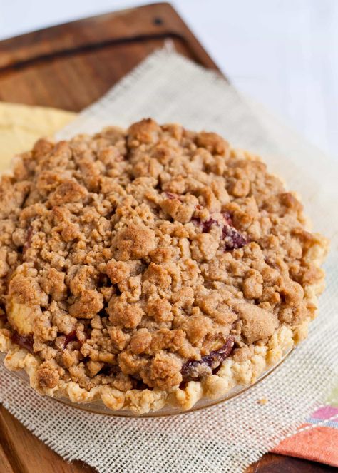 Peach Crumb Pie Crumble Topping, One Crust Peach Pie, Peach Pie Crisp, Crumb Topping For Peach Pie, Peach Pie With Crumble Topping, Peach And Cherry Pie, Peach Crisp Pie, Peach Crumb Pie Recipes, Peach Crumble Pie Recipes