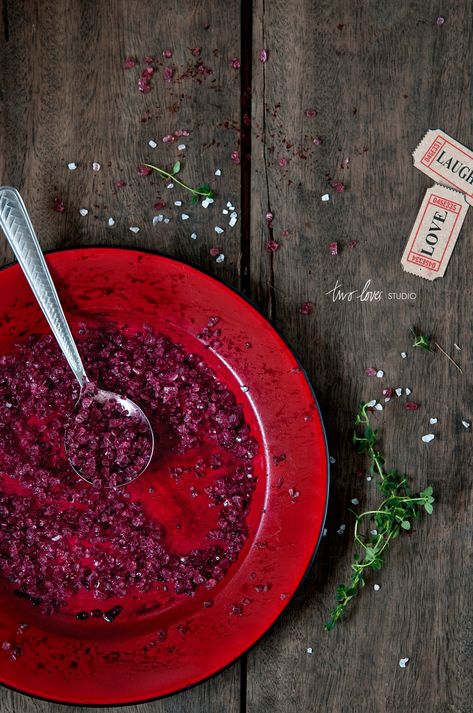 Red Wine Sea Salt – a little treat for Christmas | Two Loves Studio Wine Salt, Christmas Cookie Baking, Spa Recipes, Spice Mix Recipes, Flavored Salts, Going Vegetarian, Homemade Seasonings, Vegan Christmas, Our First Christmas