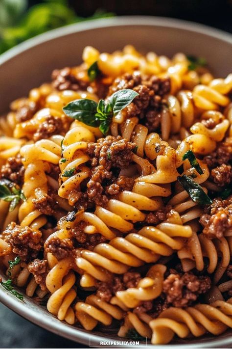 Spiral Pasta Recipes, Pasta Ground Beef Recipes, Pasta Ground Beef, Spiral Pasta, Beef Sauce, Ground Beef Pasta, Beef Pasta, Meat Alternatives, Delicious Pasta