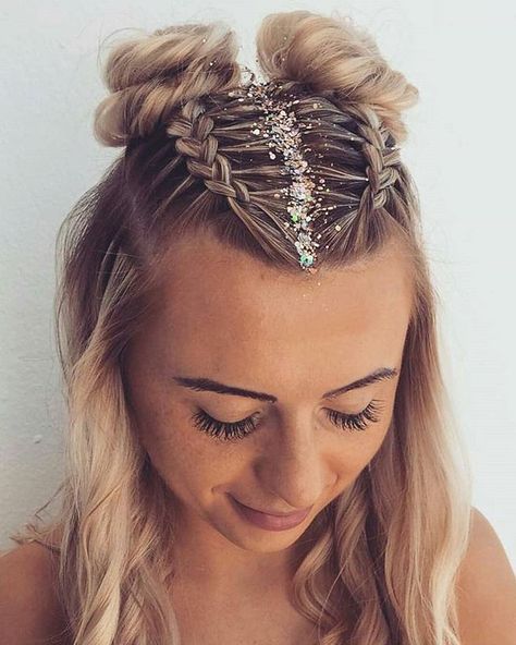 70 Hairstyles, Holiday Party Hair, Big Braids, Fest Outfits, Romantic Hairstyles, Peinados Fáciles Para Cabello Corto, Beautiful Braids, Festival Hair, Glitter Hair