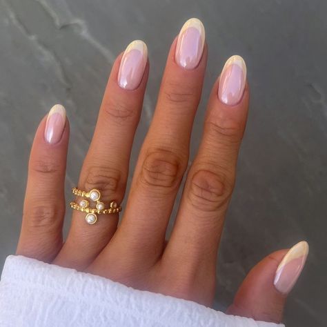 Mountain Peak Nails, Yellow French, Buttery Blonde, Nagellack Trends, Nail Trend, Manicure Inspiration, Summer Manicure, Glamour Uk, Summery Nails