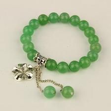 charm bracelets Ideas, Craft Ideas on charm bracelets Green Beaded Bracelets, Bracelets Ideas, Beads Bracelet Design, Bracelet Ideas, Cool Ideas, Beaded Bracelets Diy, Bead Charm Bracelet, Stretchy Bracelets, Bracelet Crafts