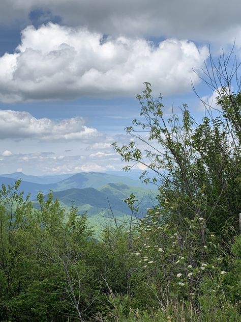 North Carolina Countryside, Hiking North Carolina, Asheville North Carolina Aesthetic, Boone Nc Aesthetic, Mina Core, Nc Aesthetic, Carolina Core, Boone Mountains, Tn Mountains