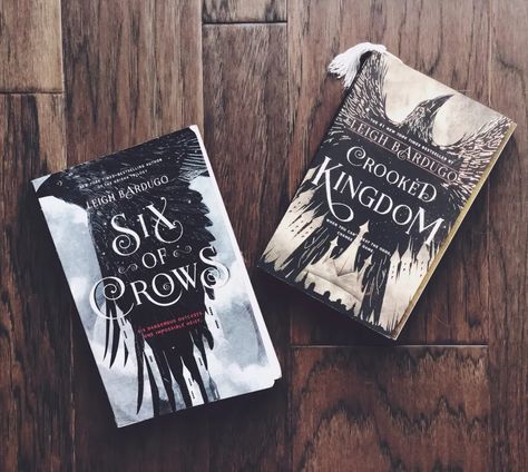 Six of Crows duology box set Knife Drawing, Crow Books, Grisha Trilogy, Crooked Kingdom, The Grisha Trilogy, Leigh Bardugo, Six Of Crows, Pull Off, Character Development