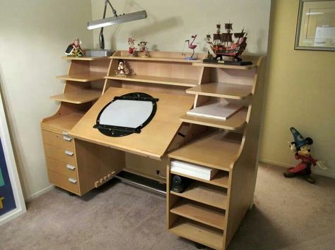 Dream Animation Desk                                                                                                                                                     Más Animation Desk, Home Art Studios, Artist Desk, Home Drawing, Drawing Desk, Art Studio Space, Art Studio Organization, Art Studio Room, Art Studio Design