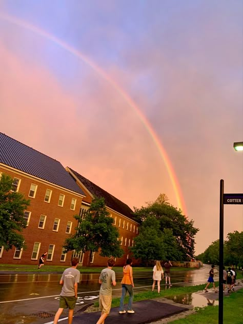 Romanticizing College, Maine Aesthetic, Skidmore College, College Core, Waterville Maine, Colby College, College Goals, Maine Summer, College Vision Board