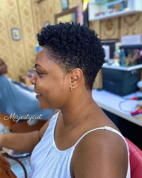 Low Taper Fade Haircut and Fades Haircut to Try in 2024 Haircut For Ladies Black, Ladies Haircut Styles Short, Female Haircut Styles, Low Tapered Fade, Female Hair Cut, Lady Haircut, Ladies Haircut Styles, Tapered Fade Haircut, Bubu Dresses