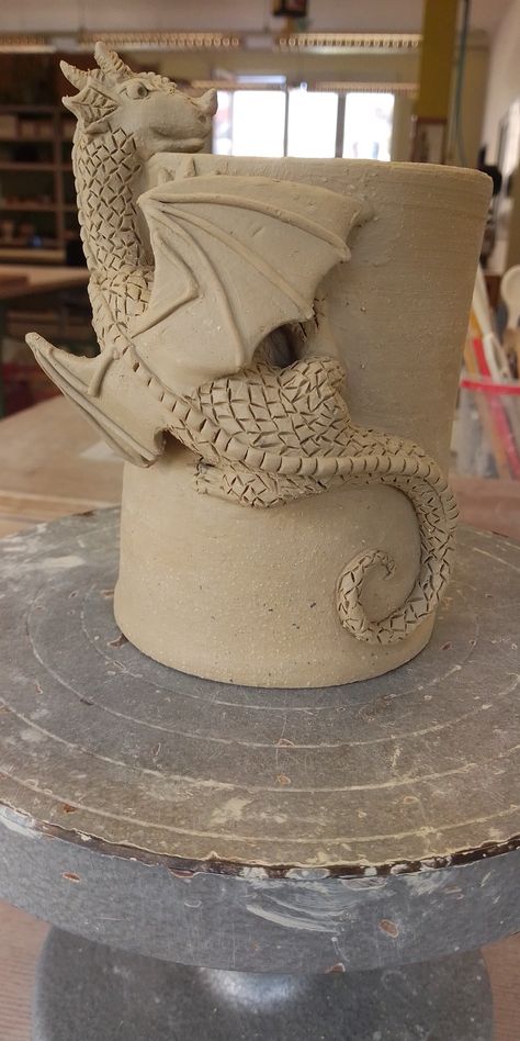 Fantasy Ceramics, Pottery Dragon, Ceramic Dragon, Dragon Pottery, Dragon Ceramics, Ceramic Turtle, Ceramic Sculpture Figurative, Cerámica Ideas, Dragon Crafts