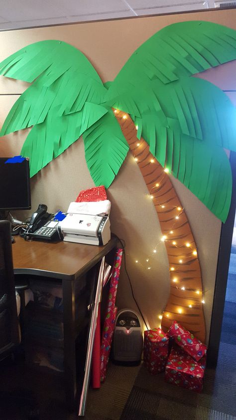 Tiki Hut Classroom Door, Luau Hallway Decorations, Hawaii Hallway Decorations, Luau Bulletin Board Ideas, Hawaiian Diy Decorations, Luau School Dance, Hawaiian Decorations Hawaii Theme, Hawaiian Bulletin Board Ideas, Cardboard Palm Tree