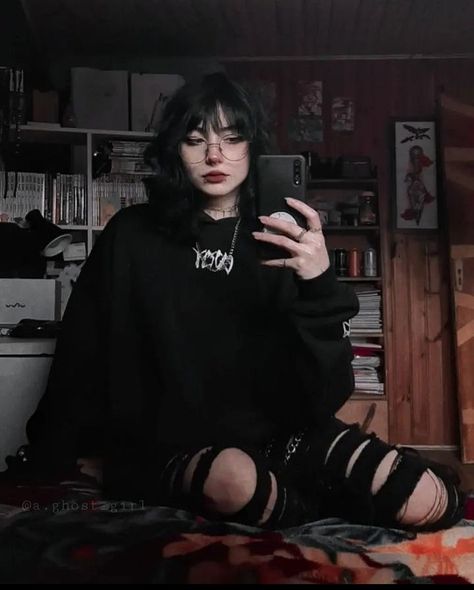 Goth Girlfriend, Goth Gf, Sally Face Game, Body Reference, Grunge Goth, Really Cute Outfits, Cute Outfits, My Style, Hair Styles