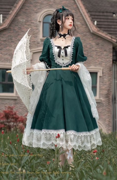 Era Victoria, Gaun Abad Pertengahan, Shopping Link, Op Dress, Lolita Outfits, Classic Lolita, Old Fashion Dresses, Dress Back, فستان سهرة