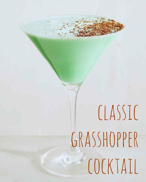 Creme de menthe gives this classic after-dinner drink its iconic green color. Chocolate Martini Recipe, Mint And Chocolate, Whipped Cream Vodka, Chocolate Martini, After Dinner Drinks, Martini Recipe, Christmas Cocktail, Cocktail Desserts, Martini Recipes