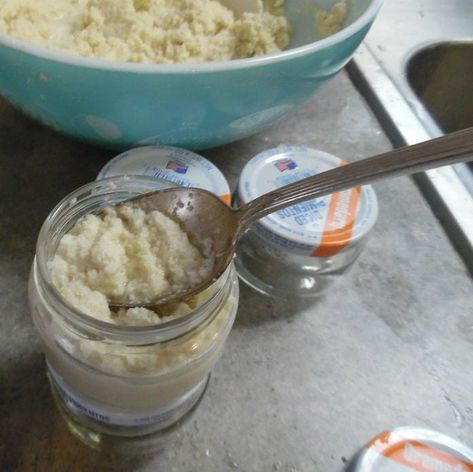 Freezing Food Preservation, How To Make Horseradish, Storing Fresh Ginger, Growing Horseradish, Wasabi Recipes, Homemade Horseradish, Horseradish Recipes, Snow Birds, Freezing Fruit