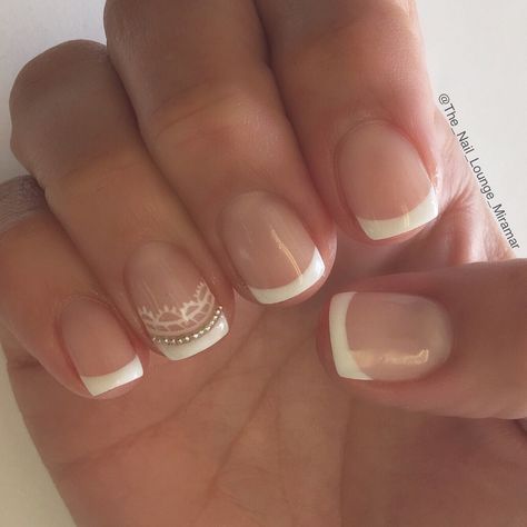 Simple french manicure bridal nail art design French Pedicure, French Manicure Designs, White Tips, Nagellack Trends, Bridal Nail Art, French Nail Art, French Nail Designs, Bride Nails, Manicures Designs