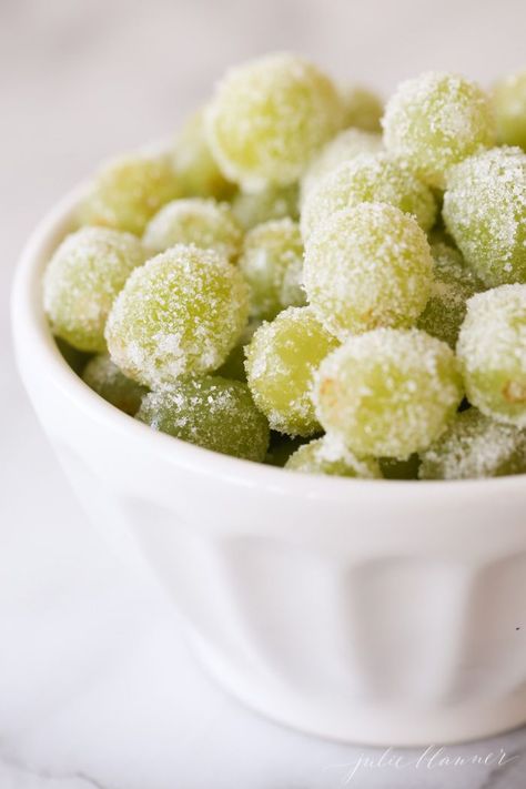 refreshing sugar champagne grapes recipe, perfect for celebrating Vodka Grapes, Champagne Grapes, Grape Recipes, New Year's Eve Recipes, Favorite Appetizers, Easy Appetizer Recipes, Best Appetizers, Fruit Recipes, Cocktail Hour