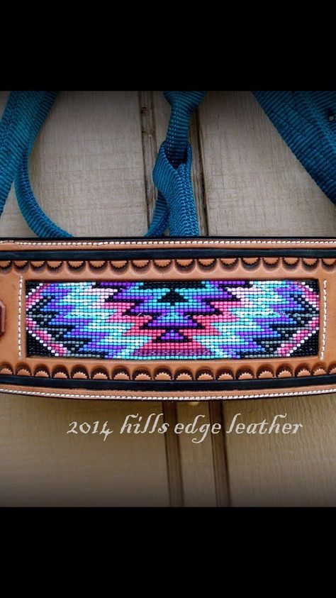 Color choice Belt Patterns, Beaded Belts Patterns, Beaded Belts, Belt Ideas, Beaded Items, Bead Looming, Indian Beadwork, Custom Leather Belts, Beadwork Tutorial