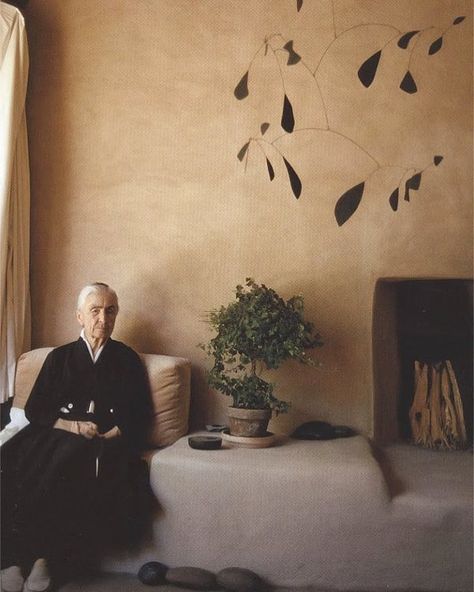 Calder Sculpture, O Keeffe Paintings, Calder Mobile, Georgia O Keefe, New Mexico Homes, Georgia Okeefe, O Keefe, Alexander Calder, Georgia O Keeffe