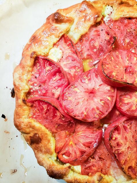 Ina Garten’s Tomato and Goat Cheese Crostata | Home with a Twist Tomato And Goat Cheese Crostata, Tomato Crostata, Tomato And Goat Cheese, Holiday Finger Foods, Best Ina Garten Recipes, Ina Garden, Gameday Party, Crostata Recipe, Goat Cheese Tart