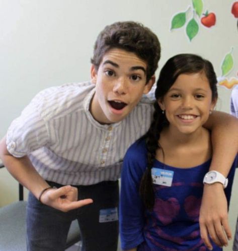 Cameron Boyce Descendants, Old Disney Channel Shows, Cameron Boys, Disney Jessie, Disney Descendants Movie, Old Disney Channel, Disney Channel Shows, Cameron Boyce, Stuck In The Middle