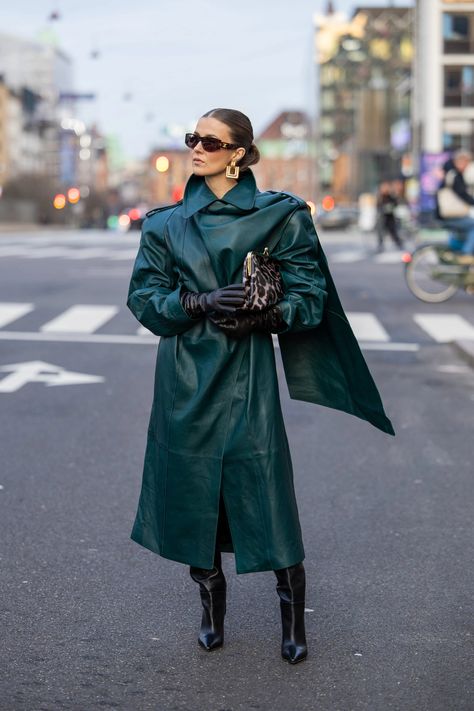 Get Inspired by These Copenhagen Fashion Week FW24 Street Style Looks Green Outfit Winter, Casual Green Outfit, Winter Glamour, January Fashion, Copenhagen Fashion Week Street Style, Rain Fashion, Copenhagen Street Style, Fashion Trend Forecast, Office Casual Outfit