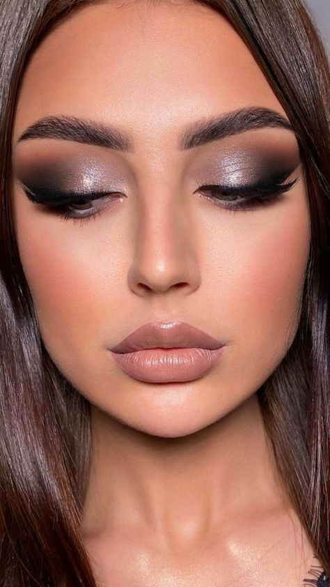 Gray Eyeshadow Looks For Brown Eyes, Cool Tone Eyeshadow Looks, Red Carpet Makeup Looks, Dramatic Smokey Eye, Angel Makeup, Smoky Eyes, Dramatic Makeup, Makijaż Smokey Eye, Makeup Eye Looks