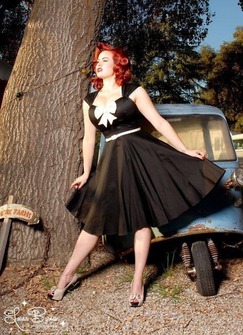 Rockabilly Women, Plus Size Rockabilly, Plus Size Vintage Clothing, Vestidos Retro, Look Plus Size, Pinup Couture, Pin Ups, Foto Poses, Plus Size Vintage