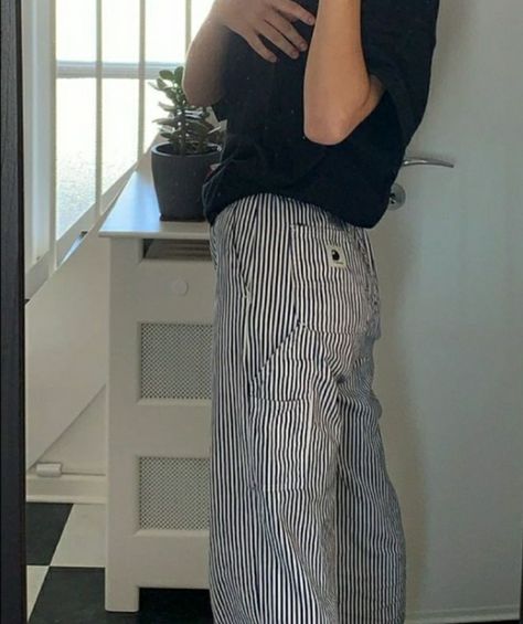 Stripy Trousers Outfit, Hickory Stripe Pants Outfit, Striped Straight Leg Bottoms For Streetwear, Copenhagen Style Striped Pants, Stripped Pants Outfit, Casual Striped Streetwear Pants, White Striped Pants Outfit, Abstract Outfits, Low Waisted Striped Pants