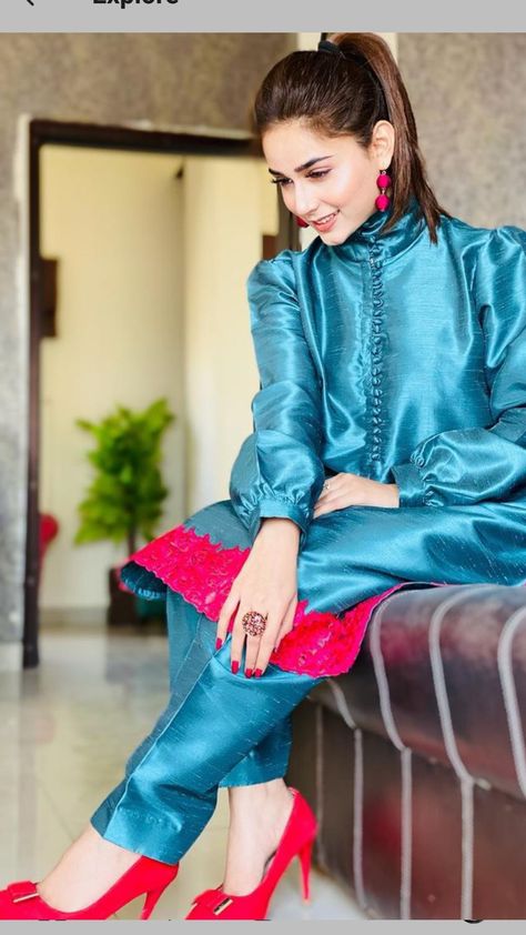 Velvet Suit Neck Design, Satin Kurti Designs Latest, Satin Kurti Designs, Suit Neck Design, Pakistani Dresses Party, Suit Neck, Indian Kurti Designs, Satin Fashion, Velvet Dress Designs