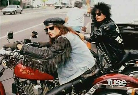 Tommy Lee and Nikki Sixx... Harley Davidson Man Cave, Nikki And Tommy, Tommy Lee Motley Crue, Sixx Am, Motley Crew, Terror Twins, Bret Michaels, Motley Crüe, Estilo Swag