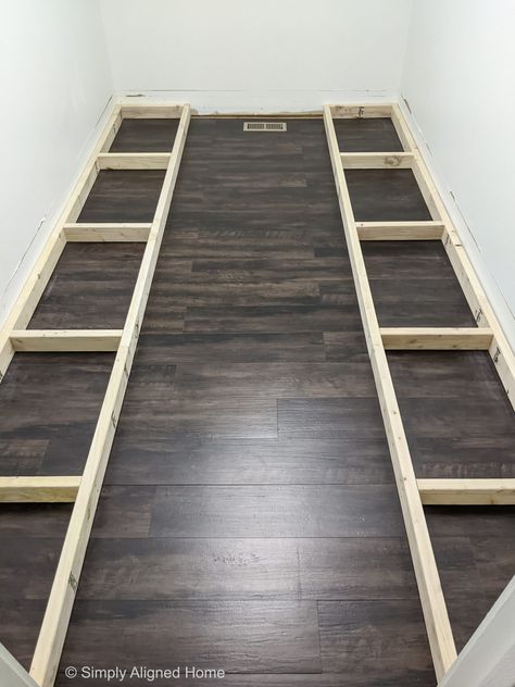 Diy Master Closet, Diy Kast, Diy Walk In Closet, Narrow Closet, Wire Closet Shelving, Diy Custom Closet, Master Closet Design, Closet Makeover Diy, Small Walk In Closet