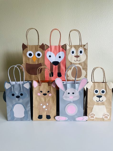 Woodland Animals Favor Bags, Woodland Goodie Bags, Woodland Treat Bags, Woodland Gift Bags, Woodland Party Bags, Woodland Birthday, Woodland #WoodlandGiftBags #owl #Deer #Fox #WoodlandCandyBags #WoodlandBabyShower #WoodlandBirthday #WoodlandParty #WoodlandPartyFavor #WoodlandAnimals Owl Treat Bags, Deer Party, Woodland Baby Shower Favors, Monster Inc Birthday, Woodland Birthday, Woodland Theme, Woodland Party, Woodland Baby, Baby Shower Woodland