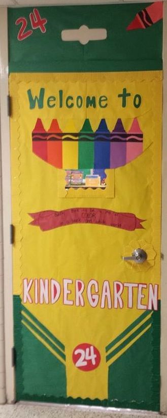 Crayola Door Decoration Crayon Themed Classroom, School Wide Themes, Classroom Door Displays, Easy Mother's Day Crafts, School Doors, Classroom Labels, Preschool Songs, Mothers Day Crafts For Kids, Door Decorations Classroom