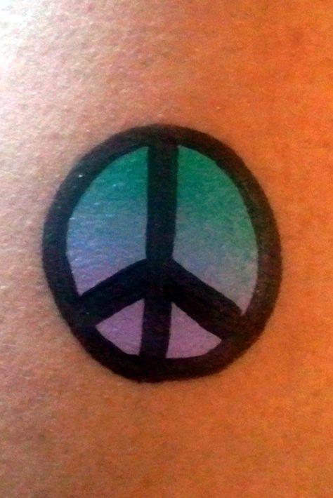 Dauber Peace Sign Face Painting Diy Body Painting, Face Painting Ideas For Kids, Easy Face Painting, Art Face Painting, Painting Ideas For Kids, Festival Face Paint, Face Painting Ideas, Cheek Art, Painting Images