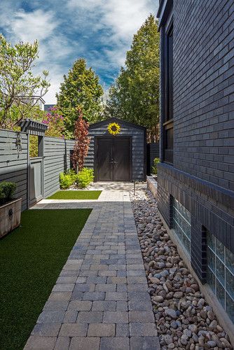 Small Backyard Landscaping Pictures Design, Pictures, Remodel, Decor and Ideas - page 8 Design Camino, Side Yard Landscaping, Small Front Yard Landscaping, Side Yards, Gravel Garden, Large Backyard, Traditional Landscape, Small Backyard Patio, Yard Design