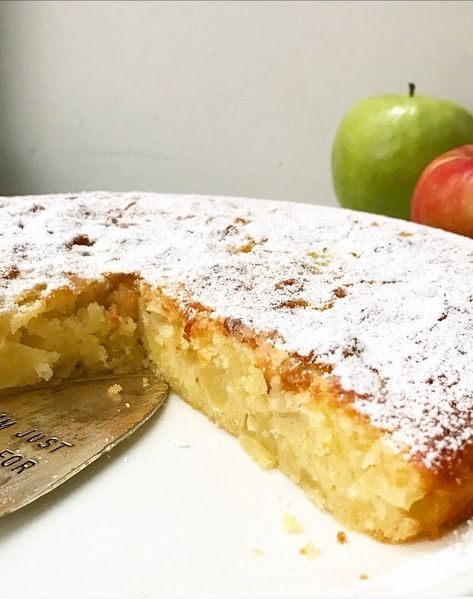 French Apple Cake – e2 bakes brooklyn Baking Apples, Apple Cake Recipe Easy, Easy Apple Cake, French Apple Cake, Apple Recipes Easy, Apple Cake Recipes, Pure Vanilla, A Piece Of Cake, Springform Pan