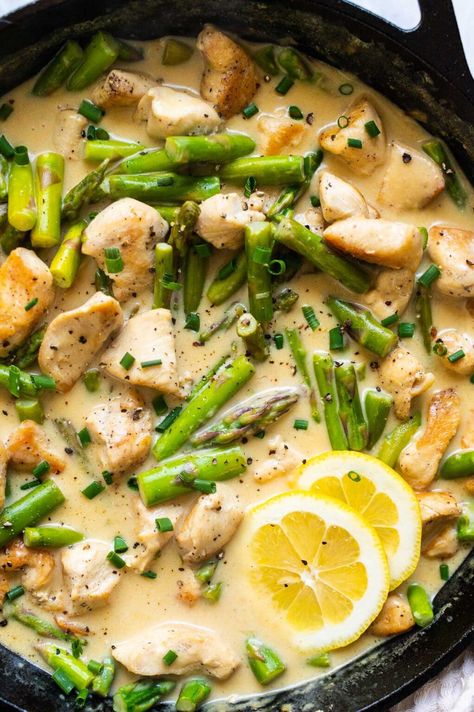 Lemon Chicken And Asparagus, Potato And Asparagus Recipe, Pasta Lemon, Creamy Lemon Sauce, Green Bean Casserole Crock Pot, Lemon Chicken With Asparagus, Chicken And Asparagus, Lemon Chicken Pasta, Creamed Asparagus